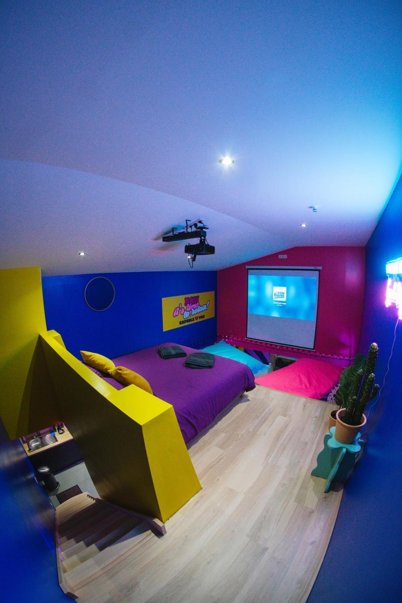 Capsule Boogie-Woogie - Jacuzzi - Sauna - Billard - Jeux - Ecran Geant - Filet Suspendu - Netflix La Louvière Buitenkant foto