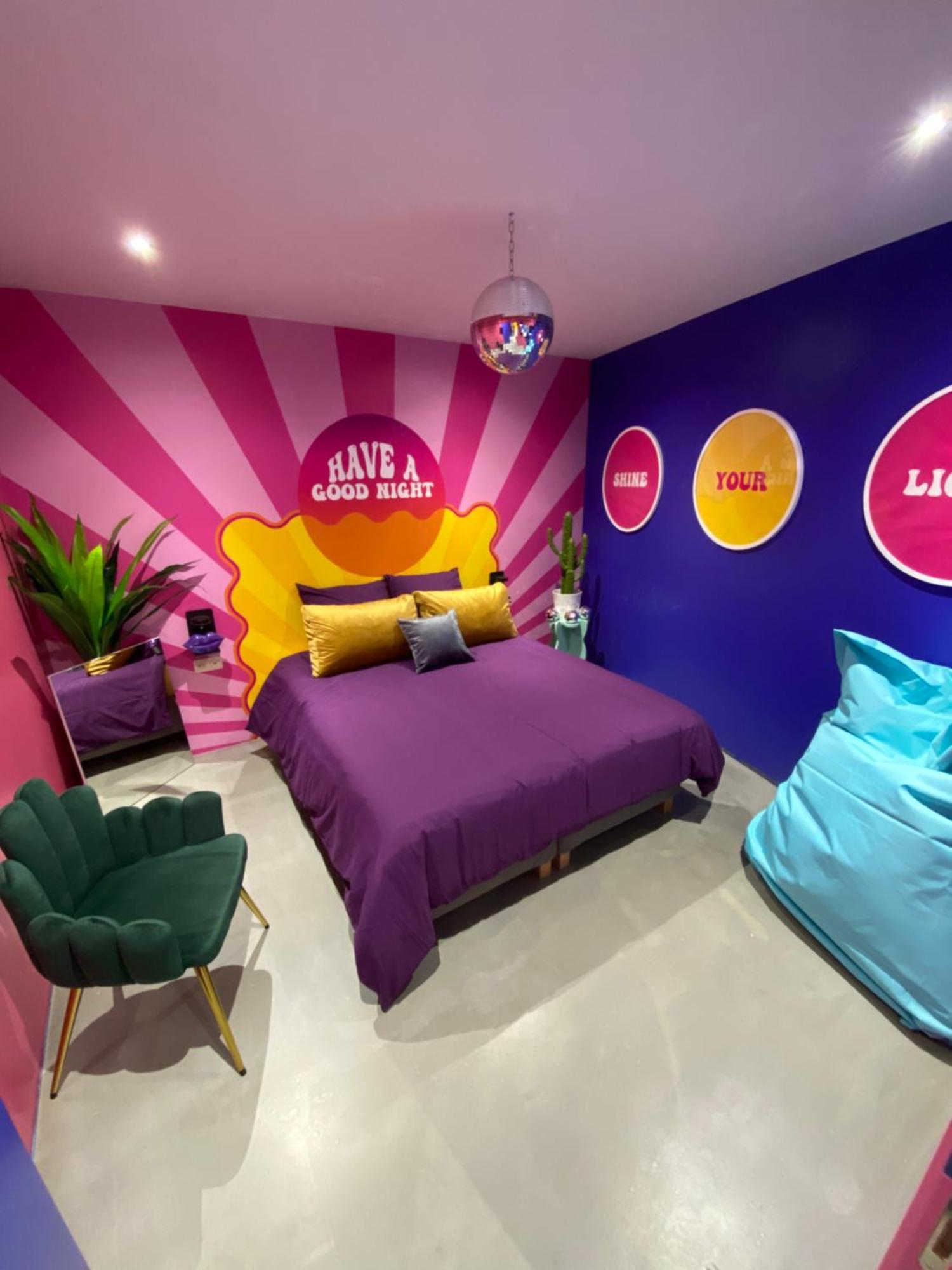 Capsule Boogie-Woogie - Jacuzzi - Sauna - Billard - Jeux - Ecran Geant - Filet Suspendu - Netflix La Louvière Buitenkant foto